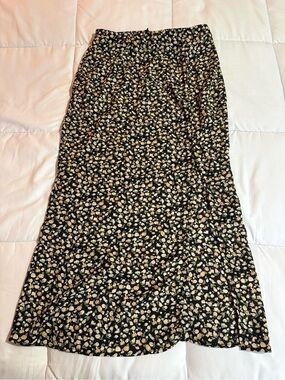 Missguided Black Maxi Skirt with Cream Floral Print
